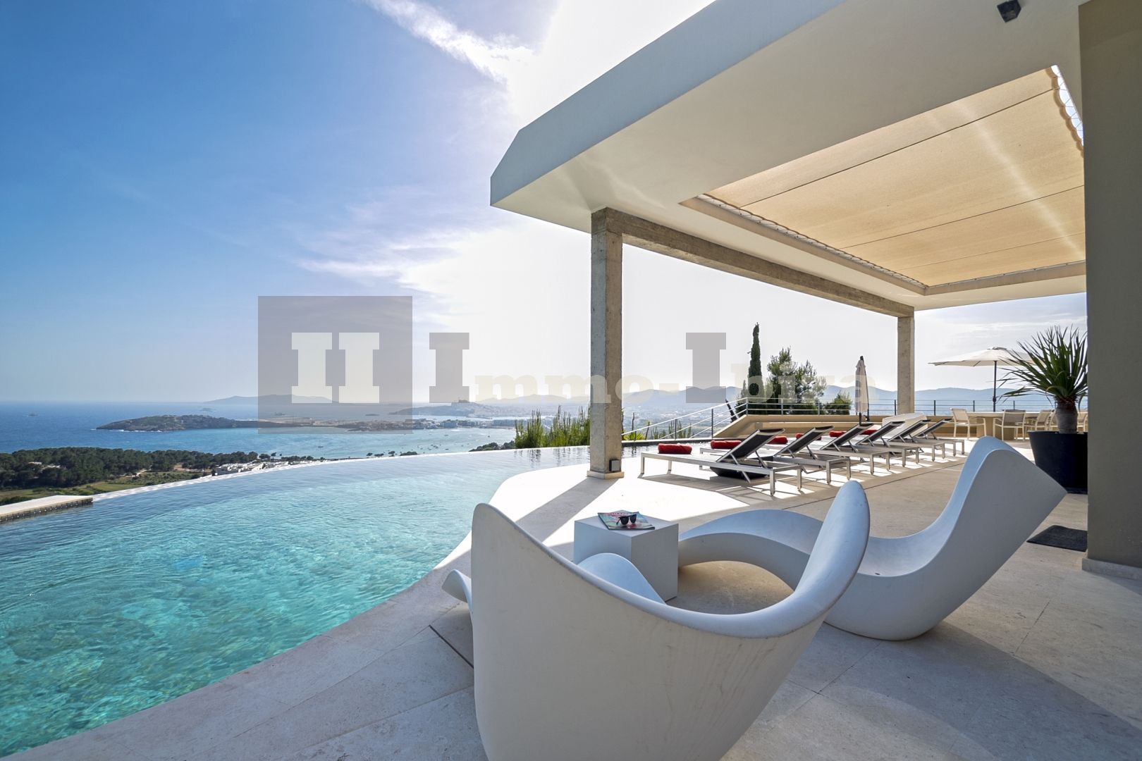 Exclusive Designer Villa, built on one of the Highest Point in this Area with Touristic License