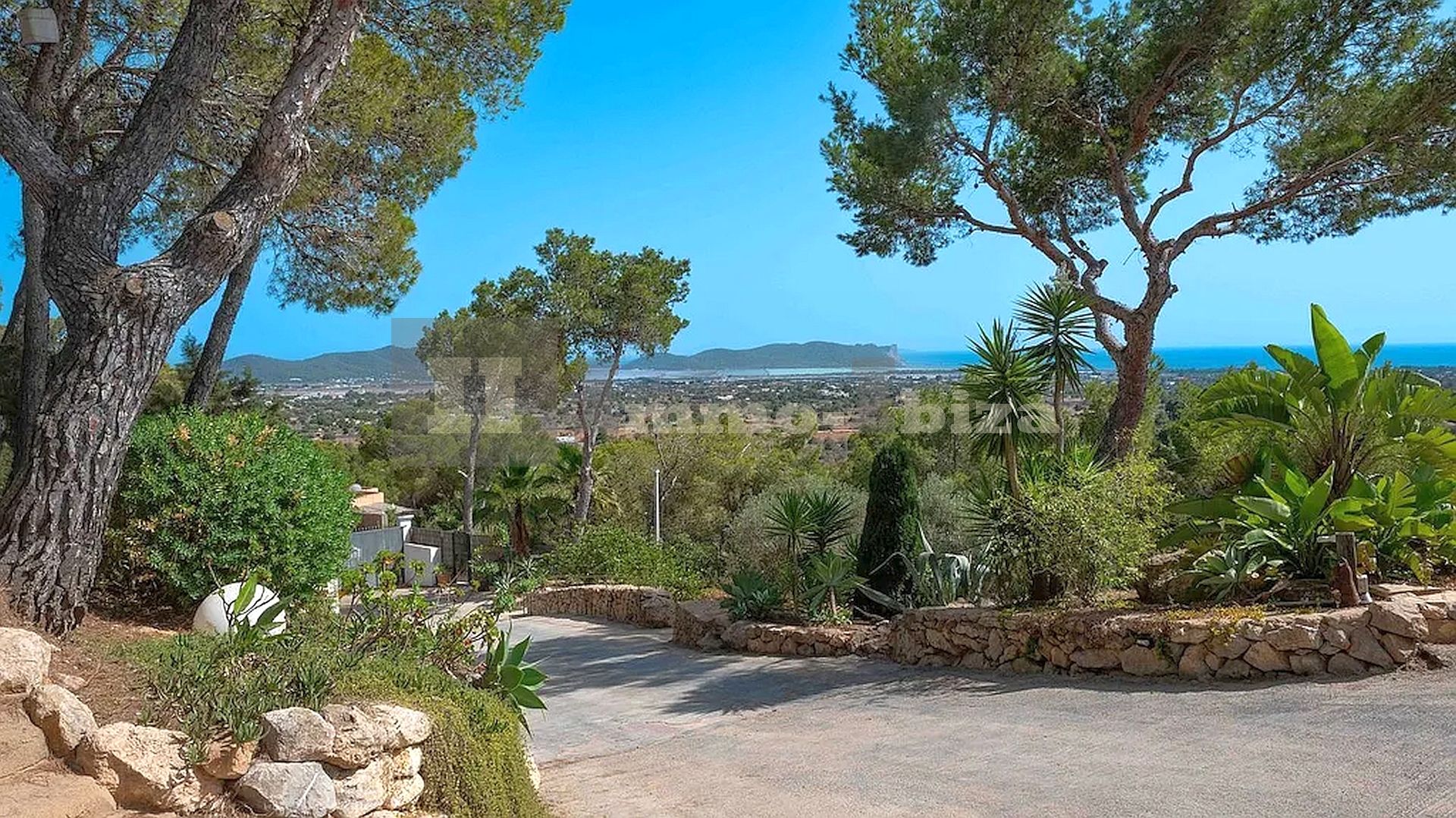 2 Houses with Touristic License, and Stunning Views