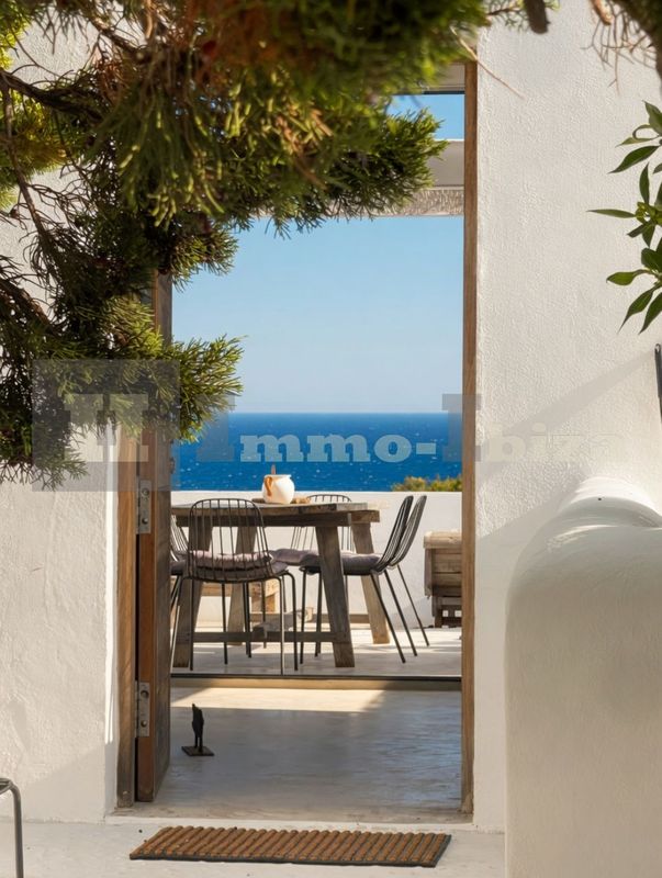 Newly completely renovated and refurbished Villa, now in Summer 2023 and has a walking distance to the Sandy beach of 10 minutes.