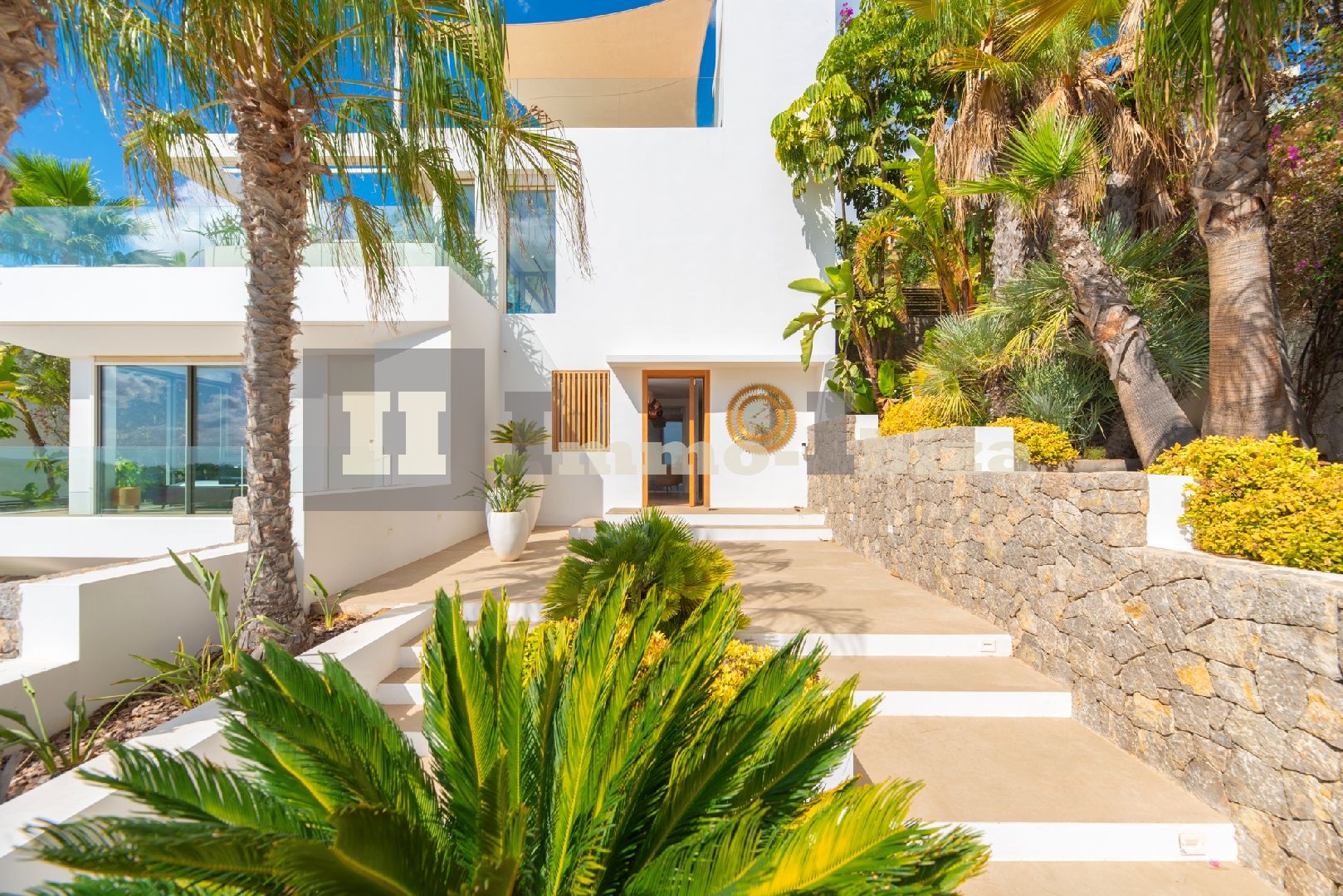 Newly Luxury Villa with stunning views in Cap Martinet