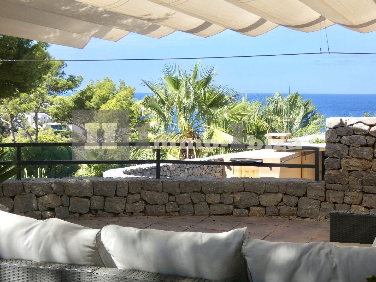Top Sunset-Offer with large Garden at Cala Moli