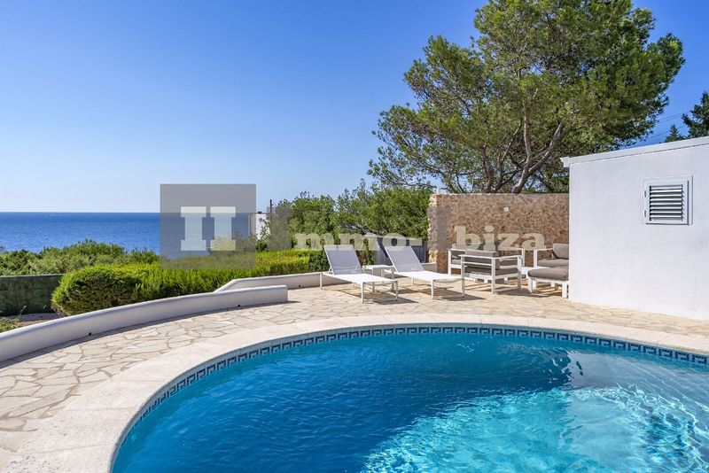 1st Sea-Line Villa in A+ Condition at Cala Gracio Turnkey Ready 1st Sea-Line Villa in A+ Condition at Cala Gracio Turnkey Ready