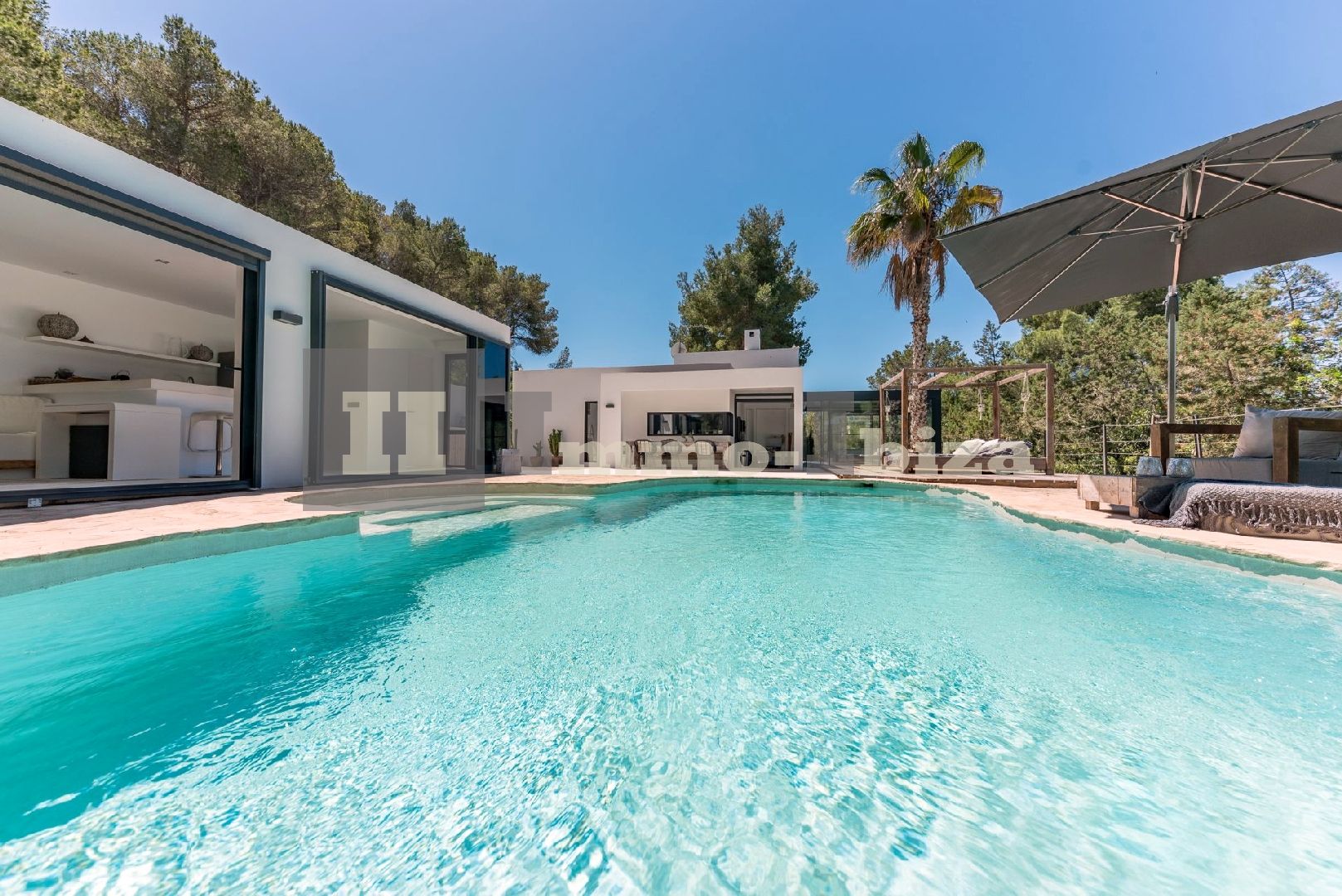 Extraordinary, Luxury and Modern Premium Villa
