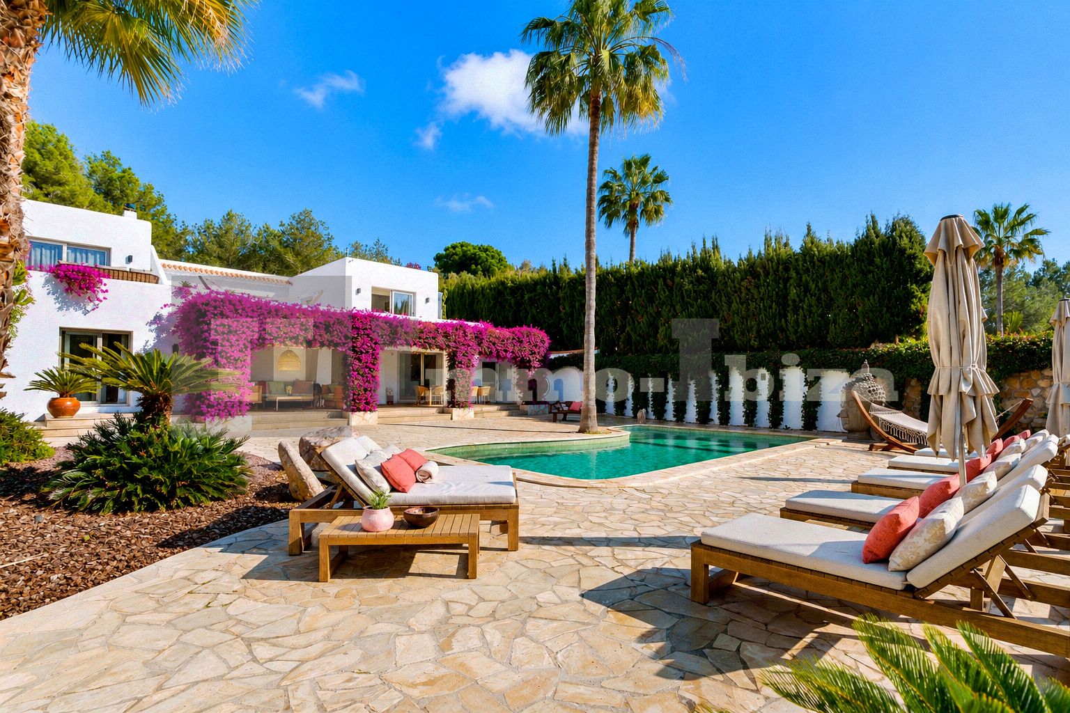 Large Villa with Padel court