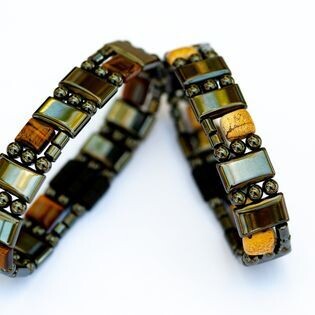 Magnetic Bracelet Triple Strand choose your accent square color