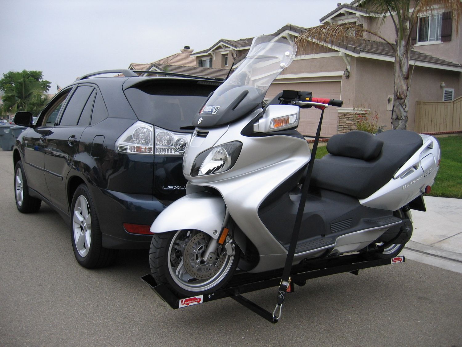 Cam Loc mid size single	Full size scooter hauler, 65"rail