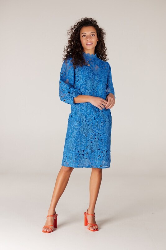 Juffrouw Jansen boxy dress with puff sleeves bright blue DALIAN S23
