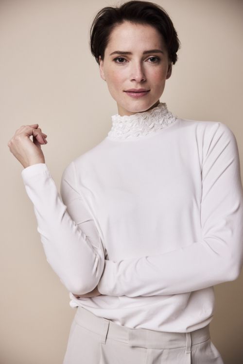 Bloomings Ruffle neck shirt 46% modal/ 46% cot RWWB SLT275-8839