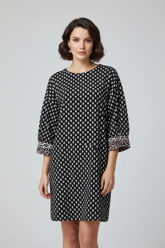 K-Design Jurk met ronde hals & design P059 B327
