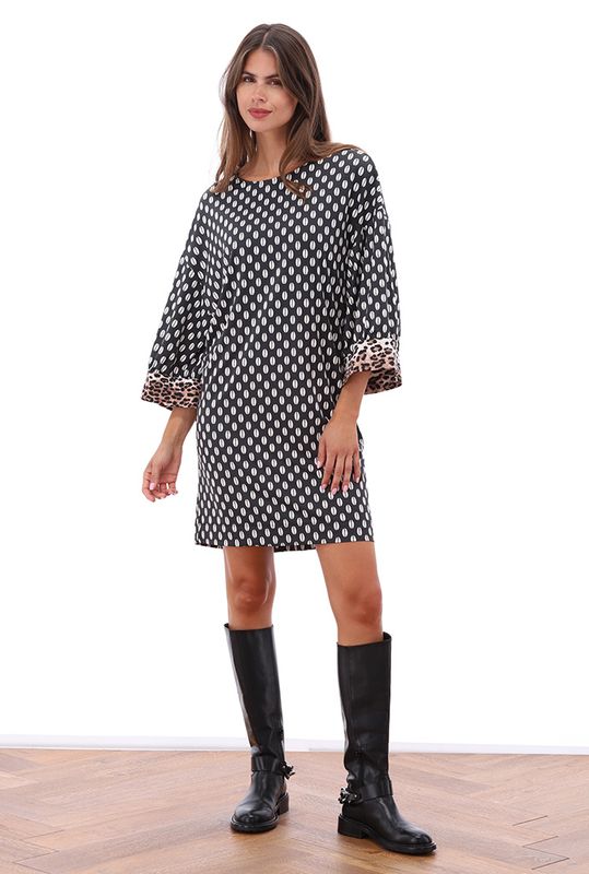 K-Design Jurk met ronde hals & design P059 B327