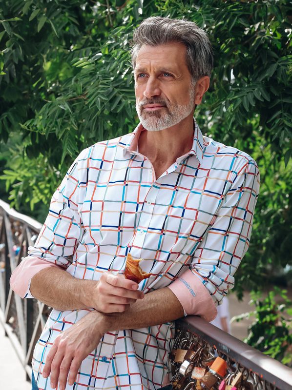 A-fish-named-Fred-shirt-line-art-multicolor-abstracte-print-33013-Lendi