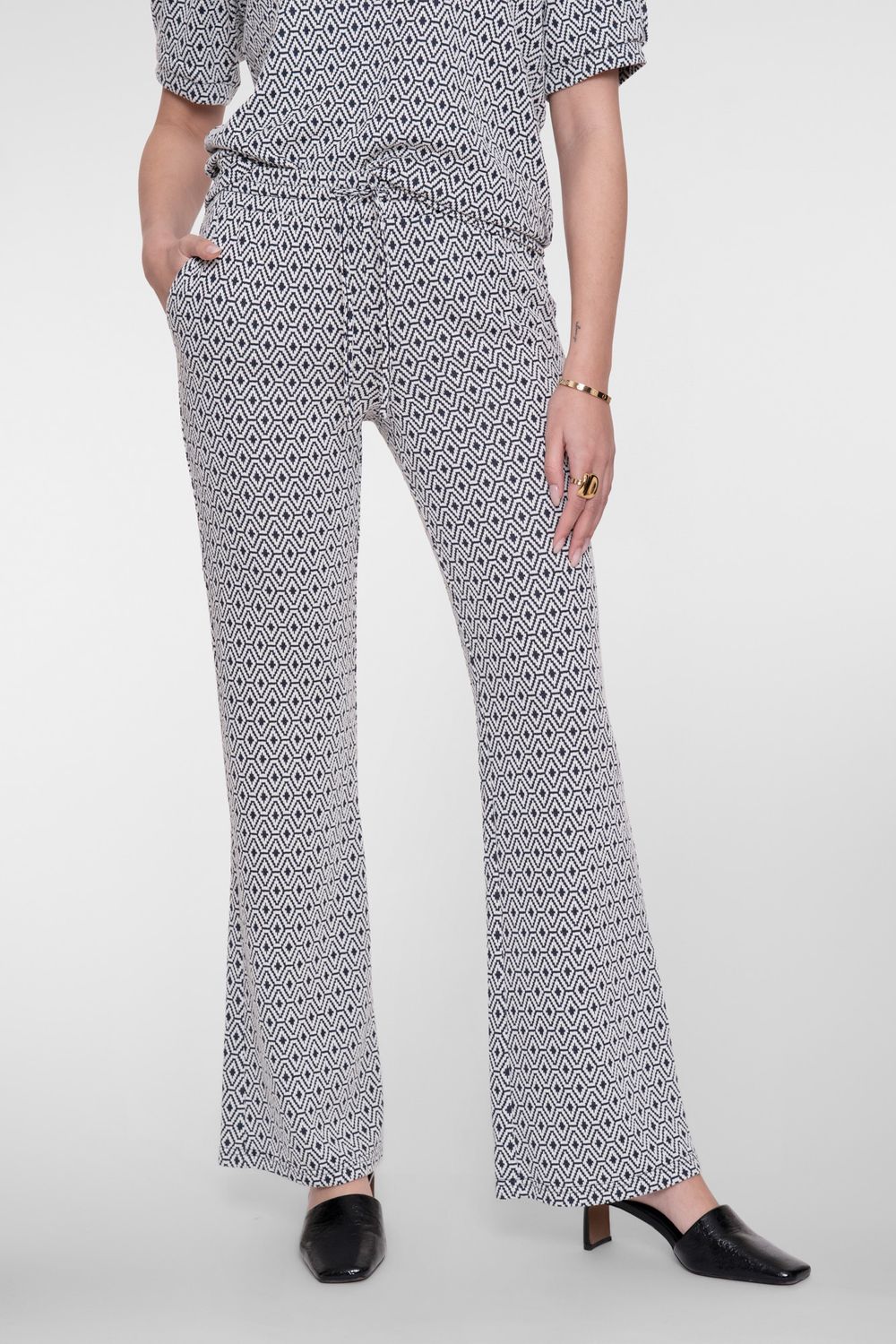 Geisha Pants Jacquard Off-white Navy pantalon 61113-21-000010 zomer 2026