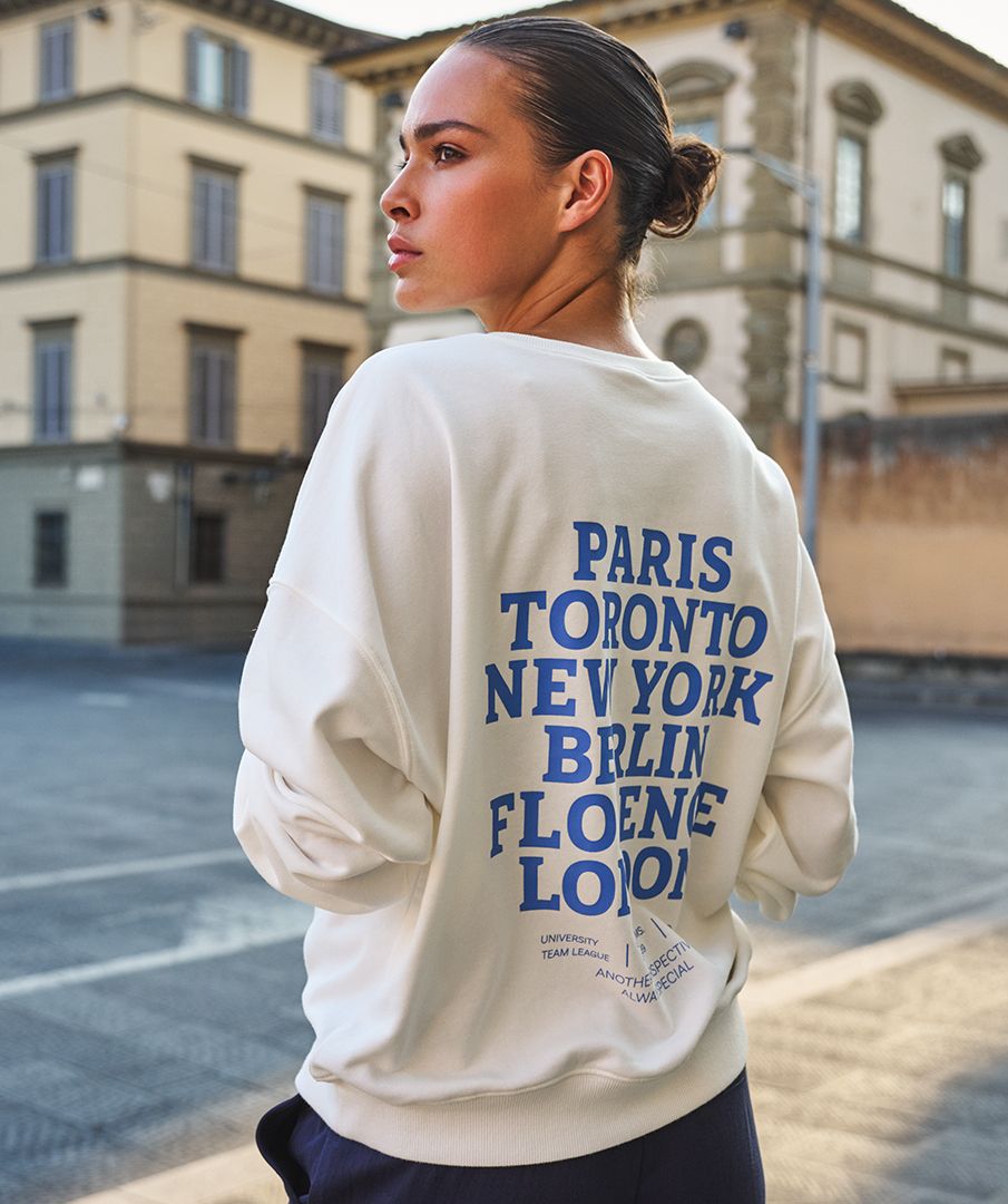 Vrouwelijke sweater EsQualo Off White / Blue sportief dessin collectie Spring