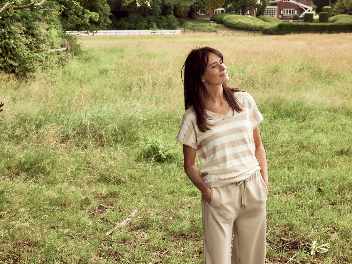 Beige dames pullover korte mouw relaxed fit Bloomings Amsterdam Spring/Summer