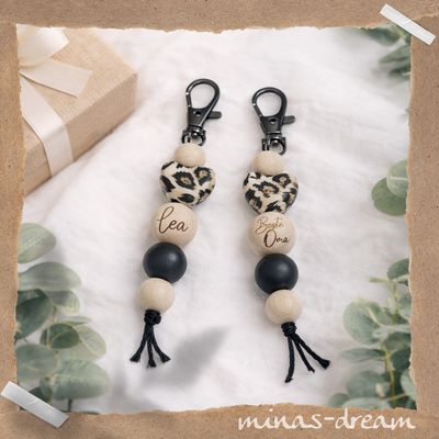 Personalisierte Schlüsselanhänger, Taschenanhänger, Rucksackanhänger aus Holz in Leooptik