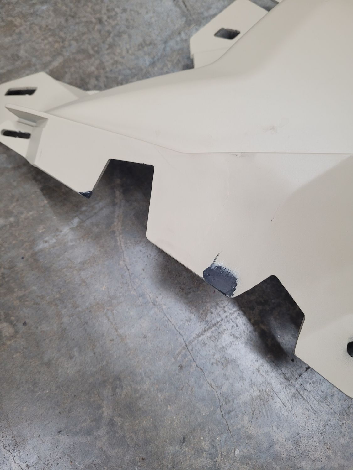 *DAMAGED* FENDER REAR L B-447 PAINTED *DAMAGED* FENDER REAR L B-447 PAINTED