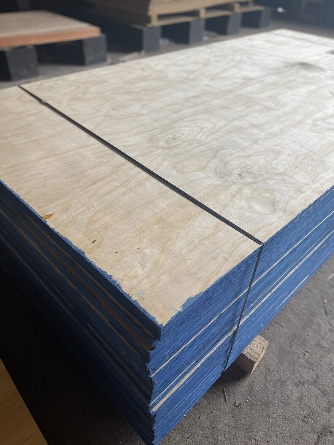 18mm x 2440mm x 1220mm Sturdy floor / Roofing Plywood/ Shuttering Plywood  1 Pack (50 Pcs Quantity)