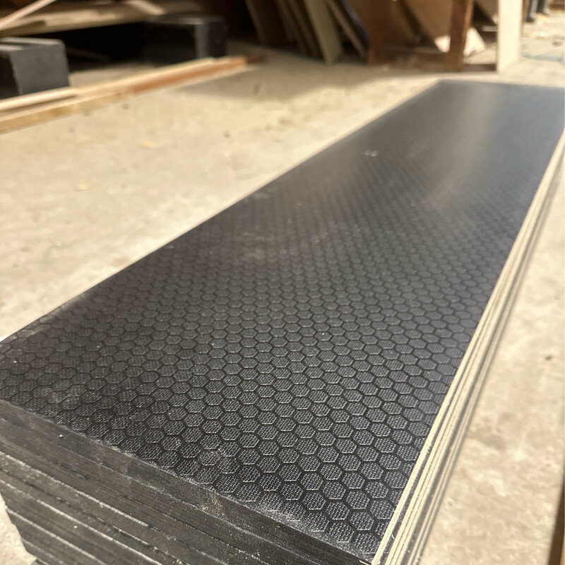 ?COLLECTION ONLY OFFCUTS ? (1220mm X 287mm X 18mm ) Phenolic Coated/ Hexagon Grip Pattern Black Anti Slip Board ( COLLECTION ONLY )