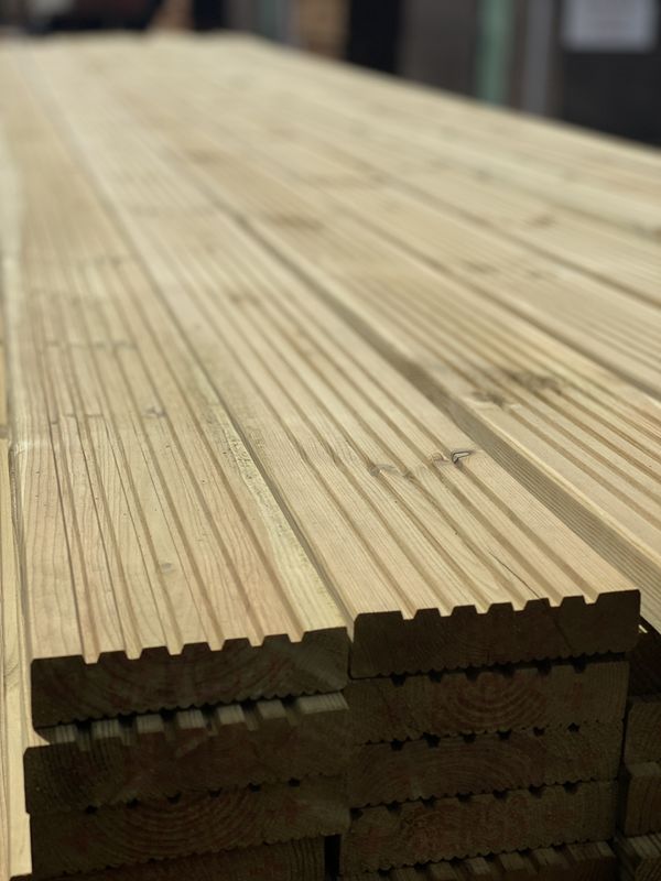 ? Collection Only ? 32 x 125 x 1.2 Metre Softwood Decking Boards (Finish Size: 120mm x 28mm)