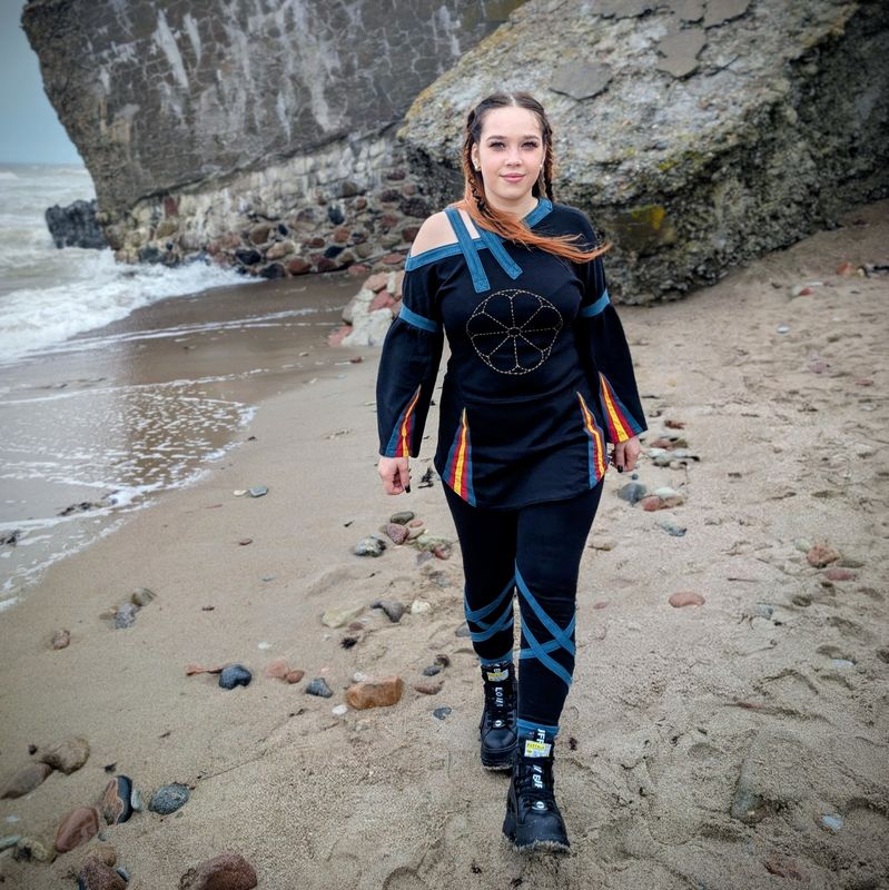 &quot;LV Folks&quot; - Sign of Sun