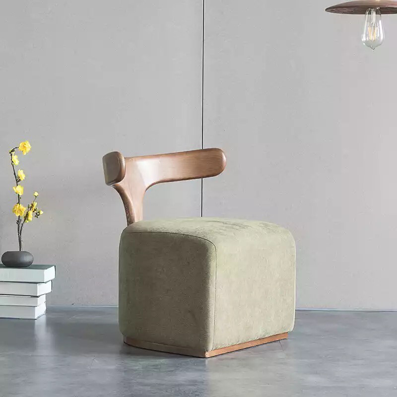 Fauteuil de créateur en bois massif