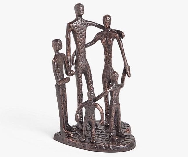 FAMILY OF 5 SCULPTURE