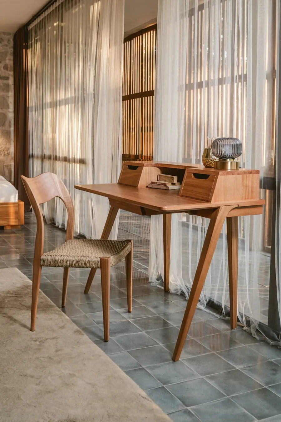 PAULA DESK