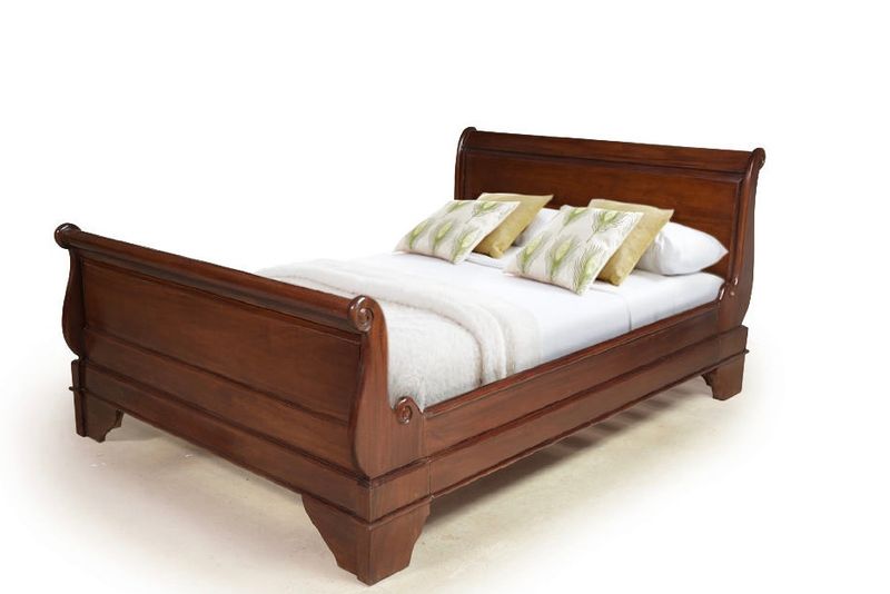 SLEIGH BED - QUEEN
