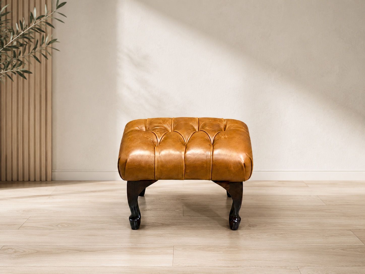 FOOTSTOOL - LEATHER / DIAMOND TOP