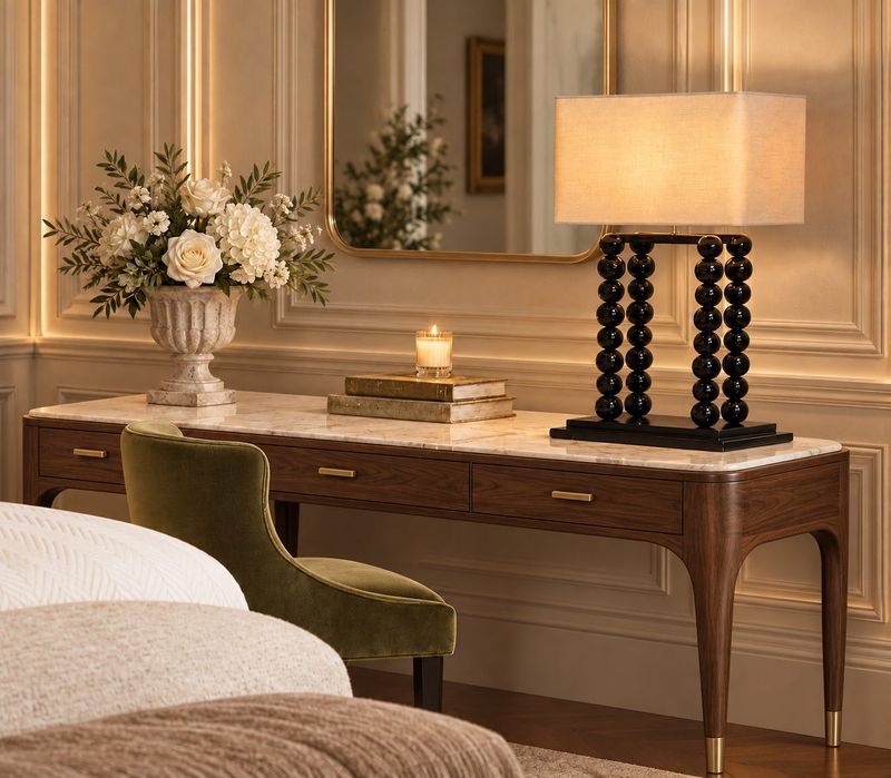 COCKTAIL TABLE LAMP