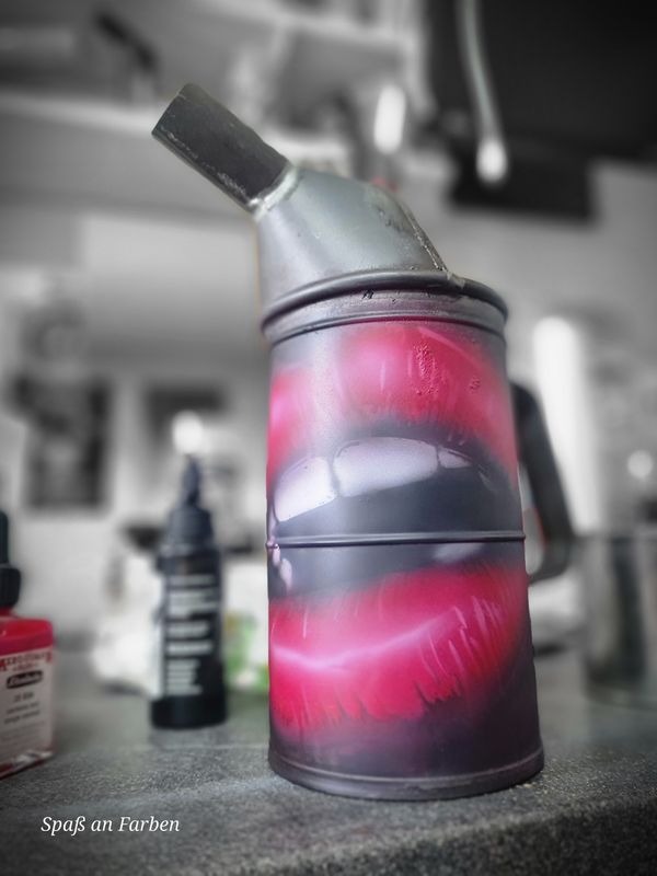 "Oil Can – Hot Lips"