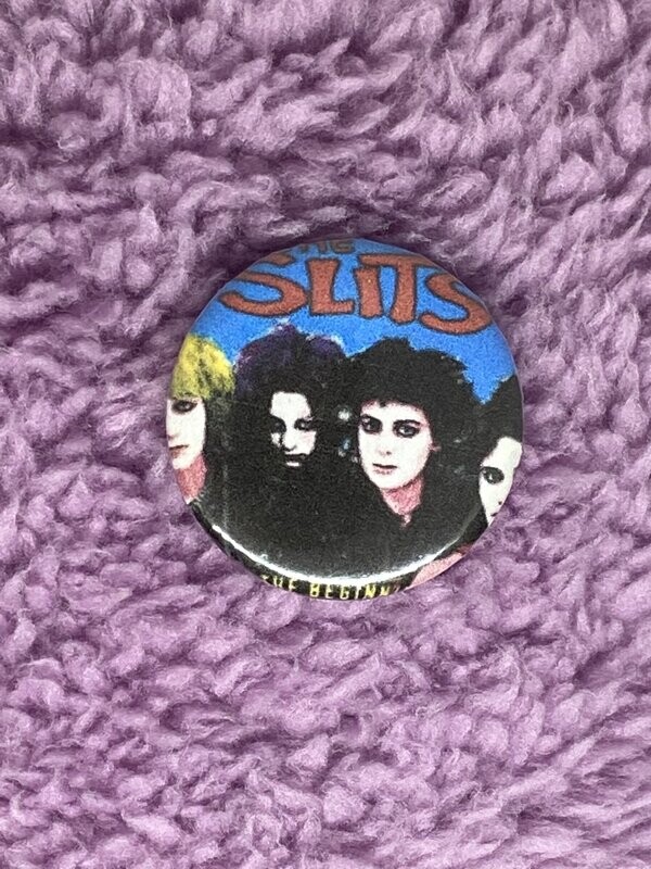 Slits Badge