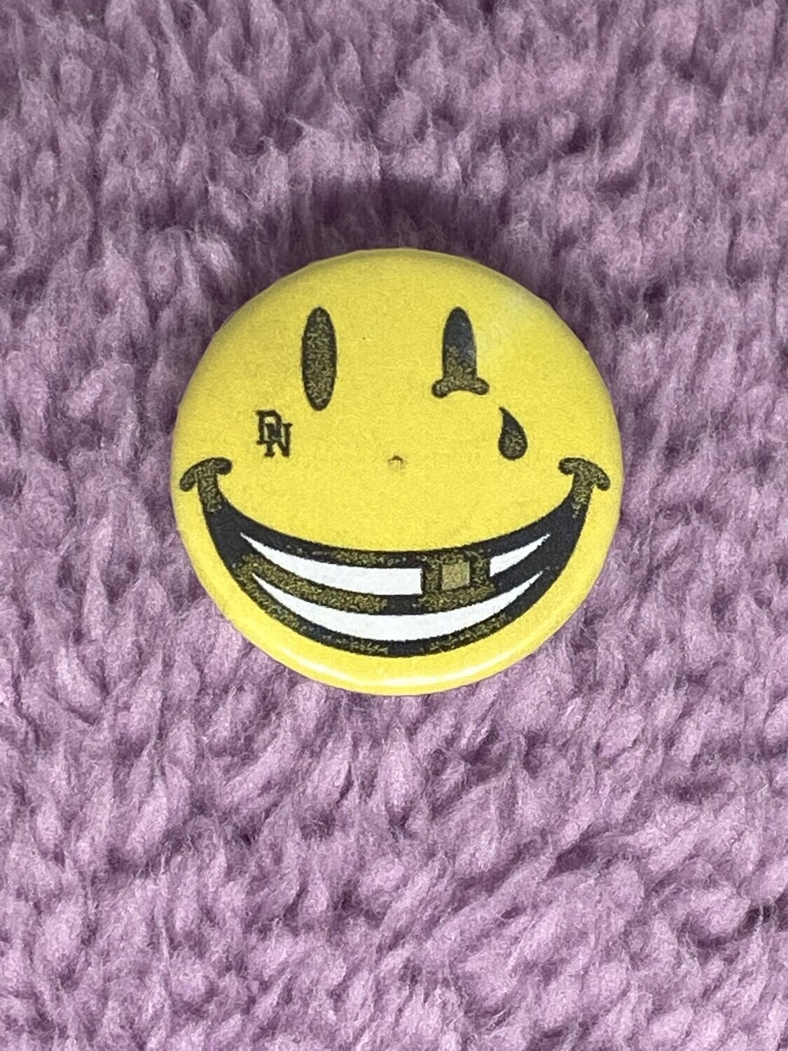 Deez Nuts Smiley Badge