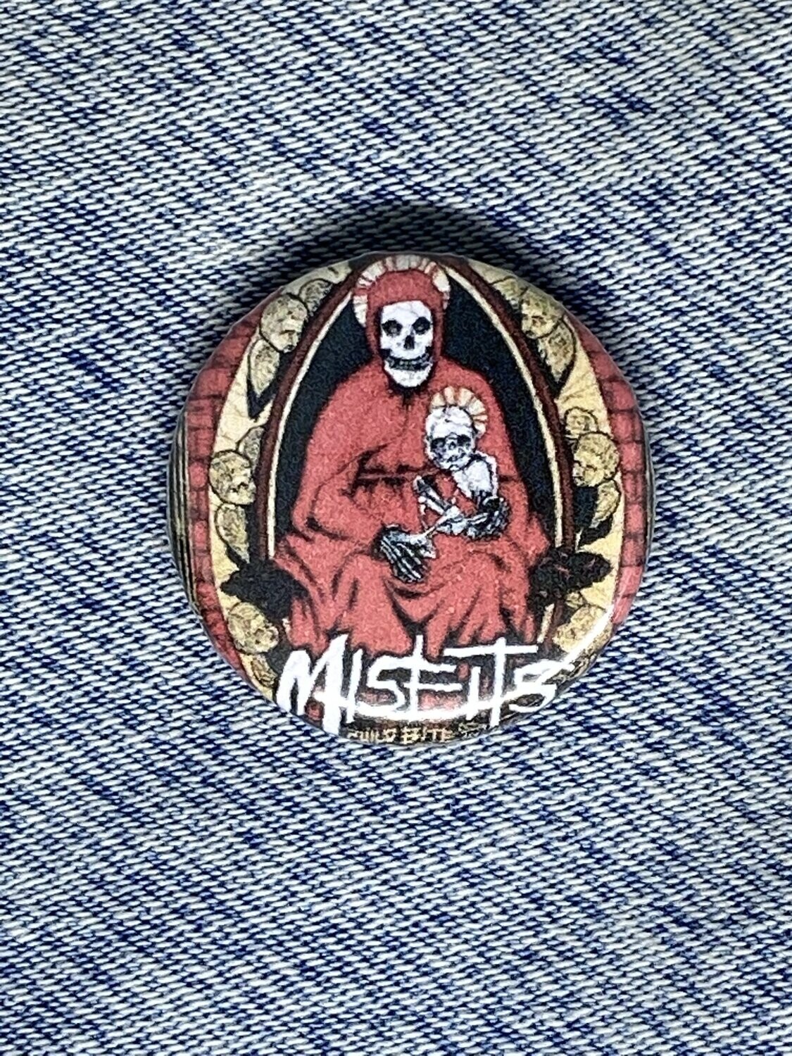 Misfits red ghost Badge