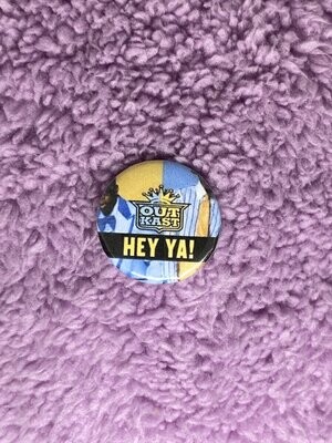 Outcast - Hey Ya! Badge