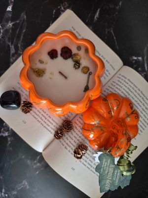 Whimsicraft Pumpkin Botanical Candle - Harvest Gold Whimsicraft Pumpkin Botanical Candle - Harvest Gold