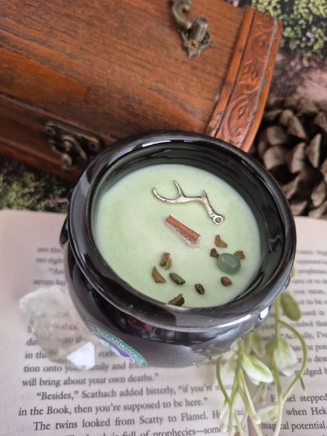 Ceramic Cauldron Candle - Valley of the Shadows