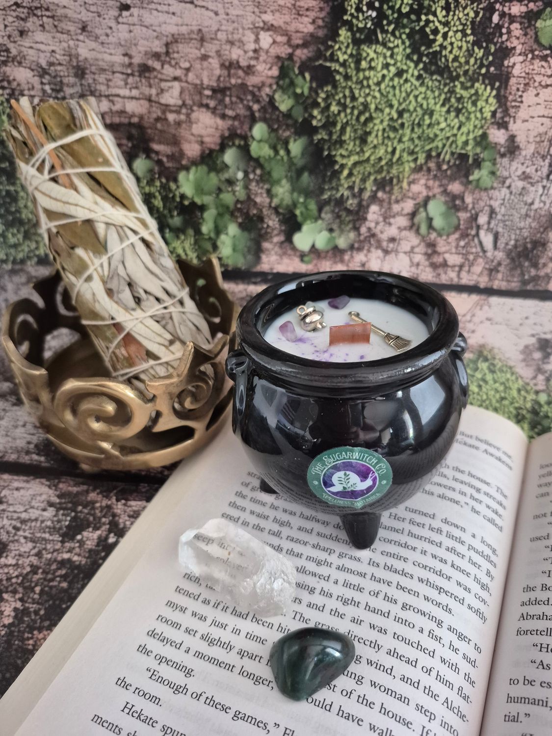 Ceramic Cauldron Candle - Cruel Summer