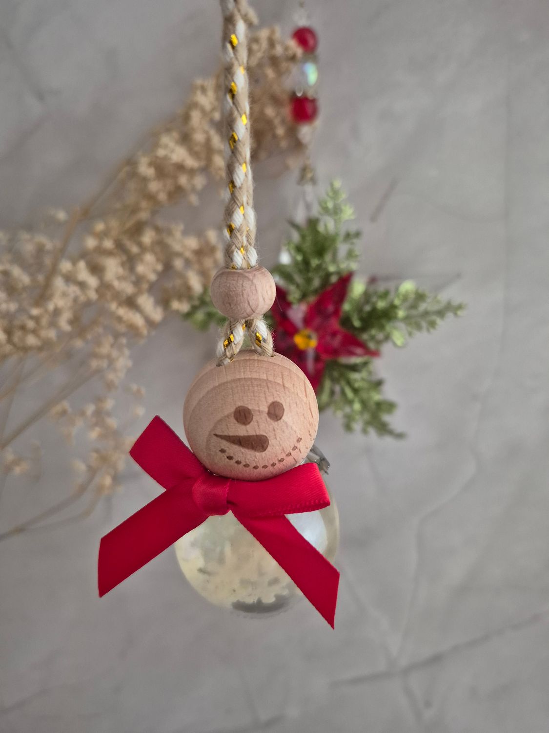 *SPECIAL EDITION* Snowglobe ManiFRESHstations Air Freshener - North Pole Bakery