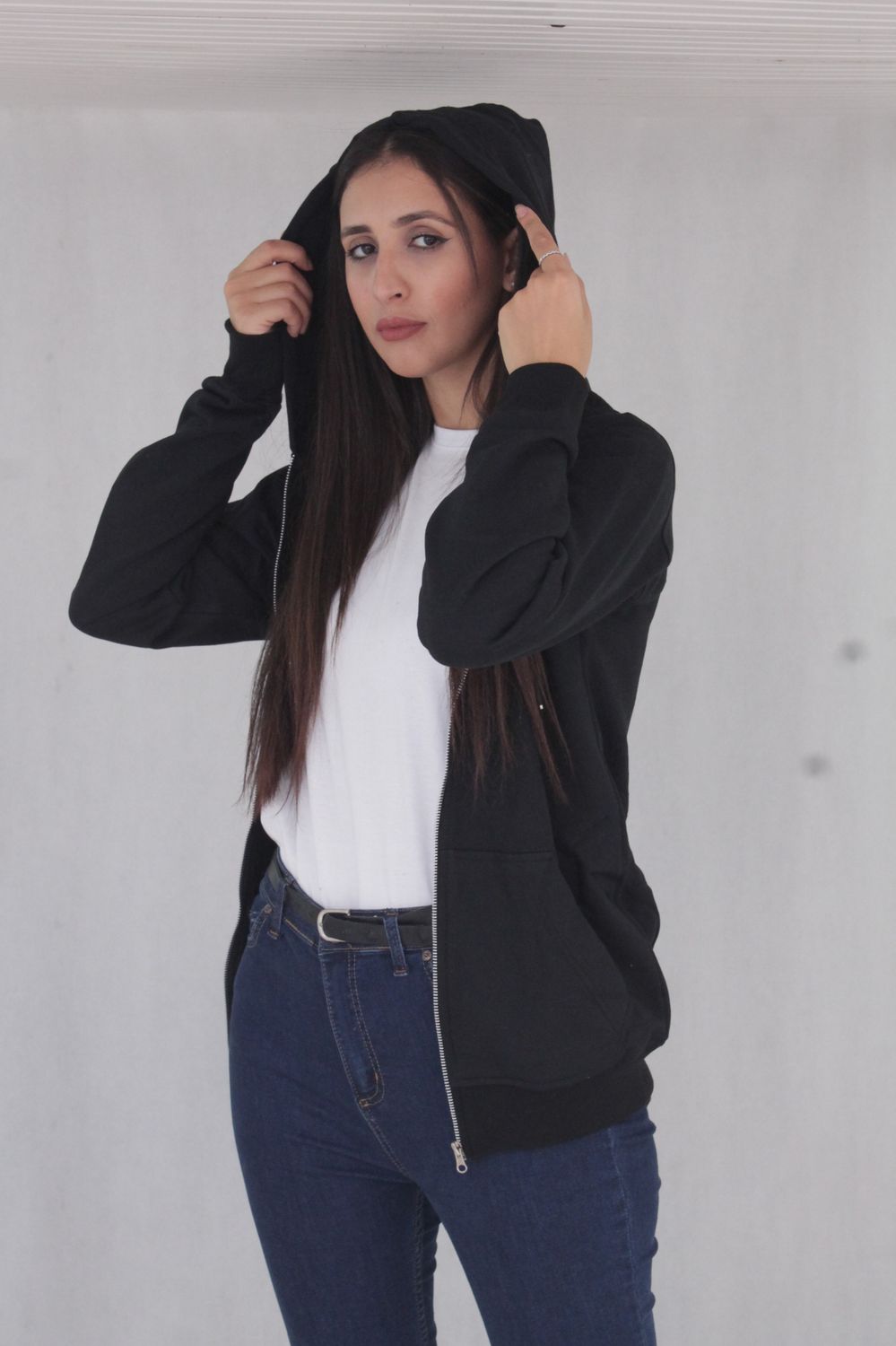 sweat zippé à capuche