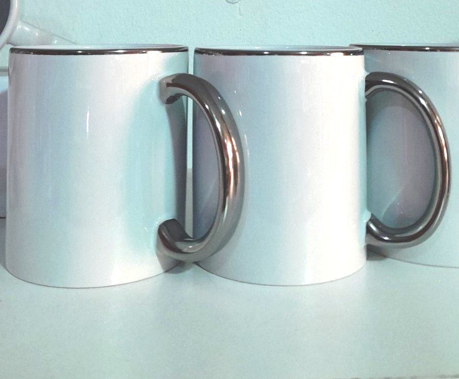 mug blanc à poingnée silver