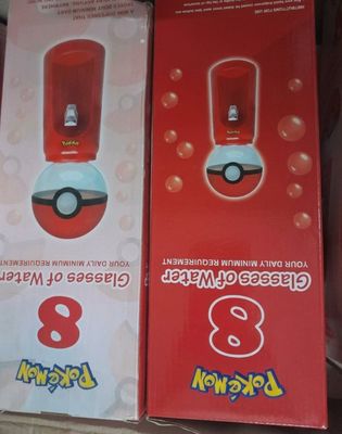 distributeur d'eau pour enfant pokémon