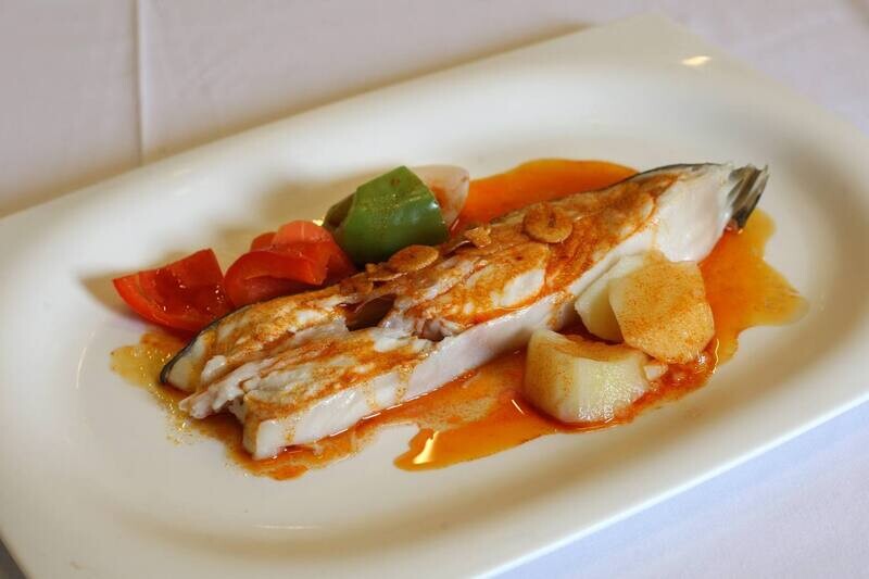 RODABALLO EN SALSA HOLANDESA CON BOLETUS Y ALMENDRAS (SEGUN MERCADO)