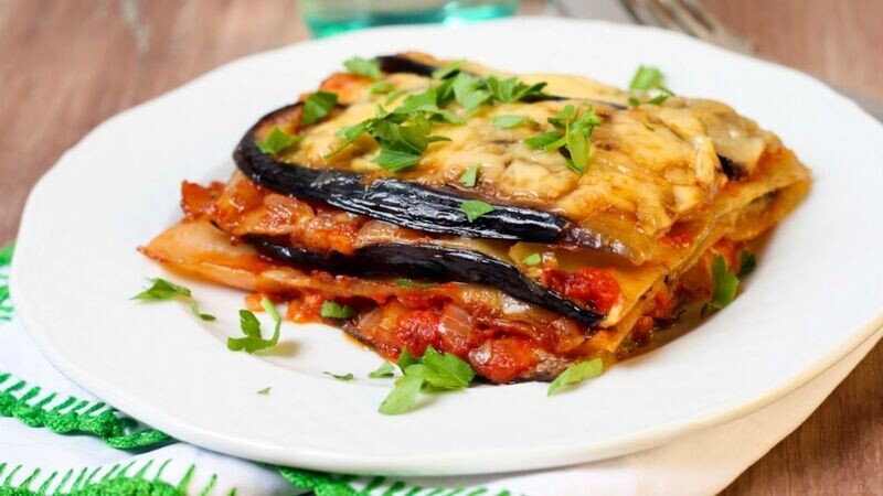 LASAÑA DE BERENJENA CON PISTO CASERO Y QUESO