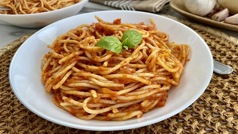 ESPAGUETIS CON REDUCCIÓN DE TOMATE