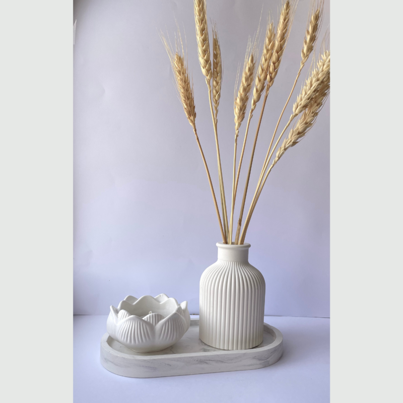 Set 26 - with a candlestick and a vase on a stand