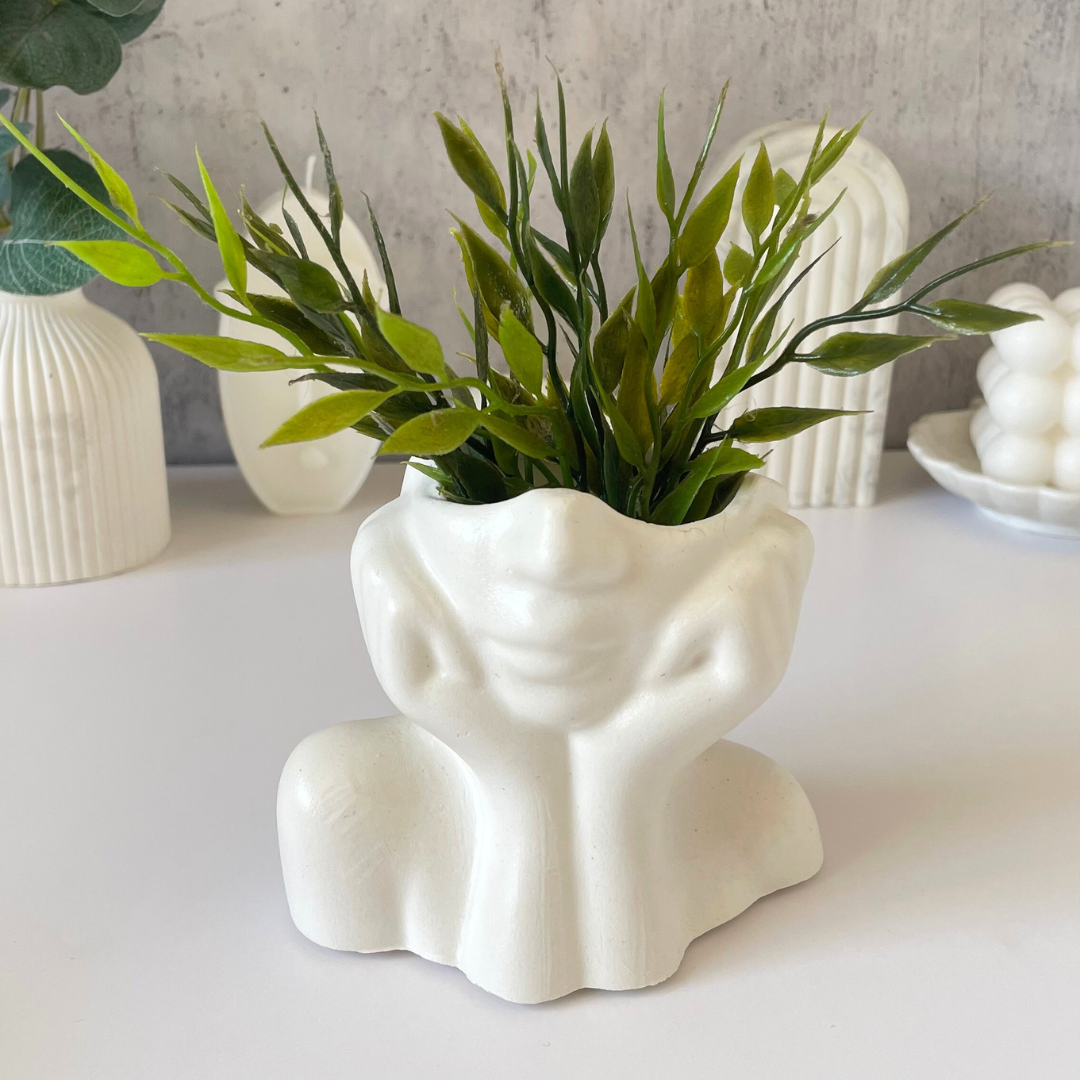 Decorative vase in the shape of a head