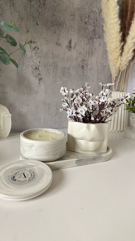 Set 22 with candle and decorative vase &quot;lips&quot;