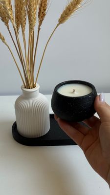 Set with vase and aromatic candle black and white