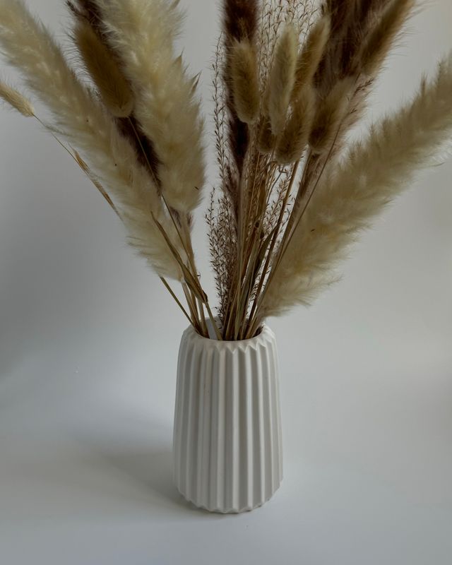 Decorative vase for dried flowers